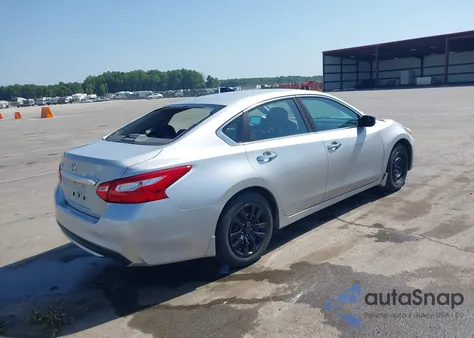 2016 Nissan Altima 2.5/S/Sv/Sl/Sr z USA, uszkodzony, nr VIN 1N4AL3AP2GN344618